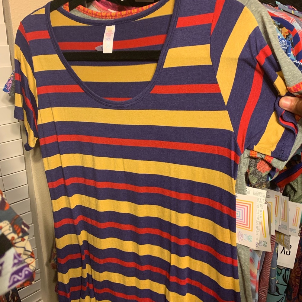 Lularoe xs tee